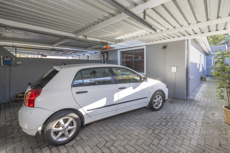 2 Bedroom Property for Sale in Claremont Western Cape